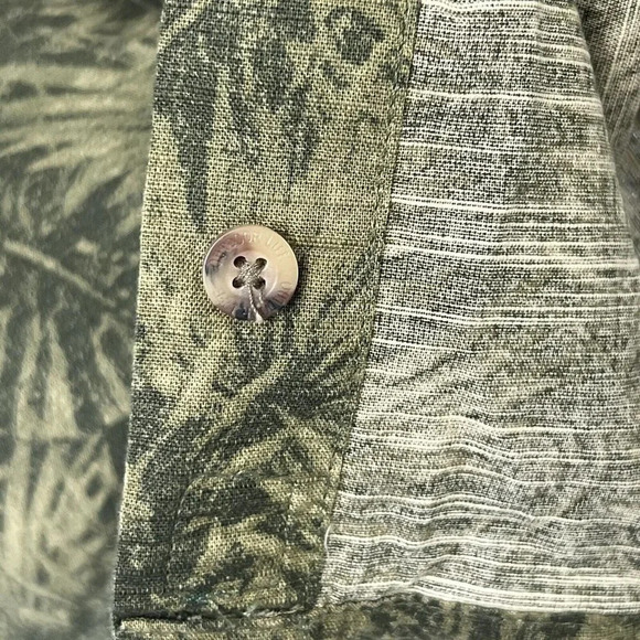 Outdoor Life Mens Button Up Shirt Size Medium Green Fern Print Tropical - Picture 8 of 8